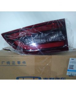 FAROL EN PORTON TRASERO DERECHO