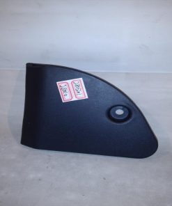 PLACA IZQUIERDA DE PARAGOLPE DELANTERO