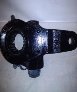 SOPORTE DERECHO DE CAMARA DE FRENO TRASERO