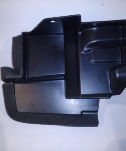 DEFLECTOR DE AIRE INFERIOR DERECHO