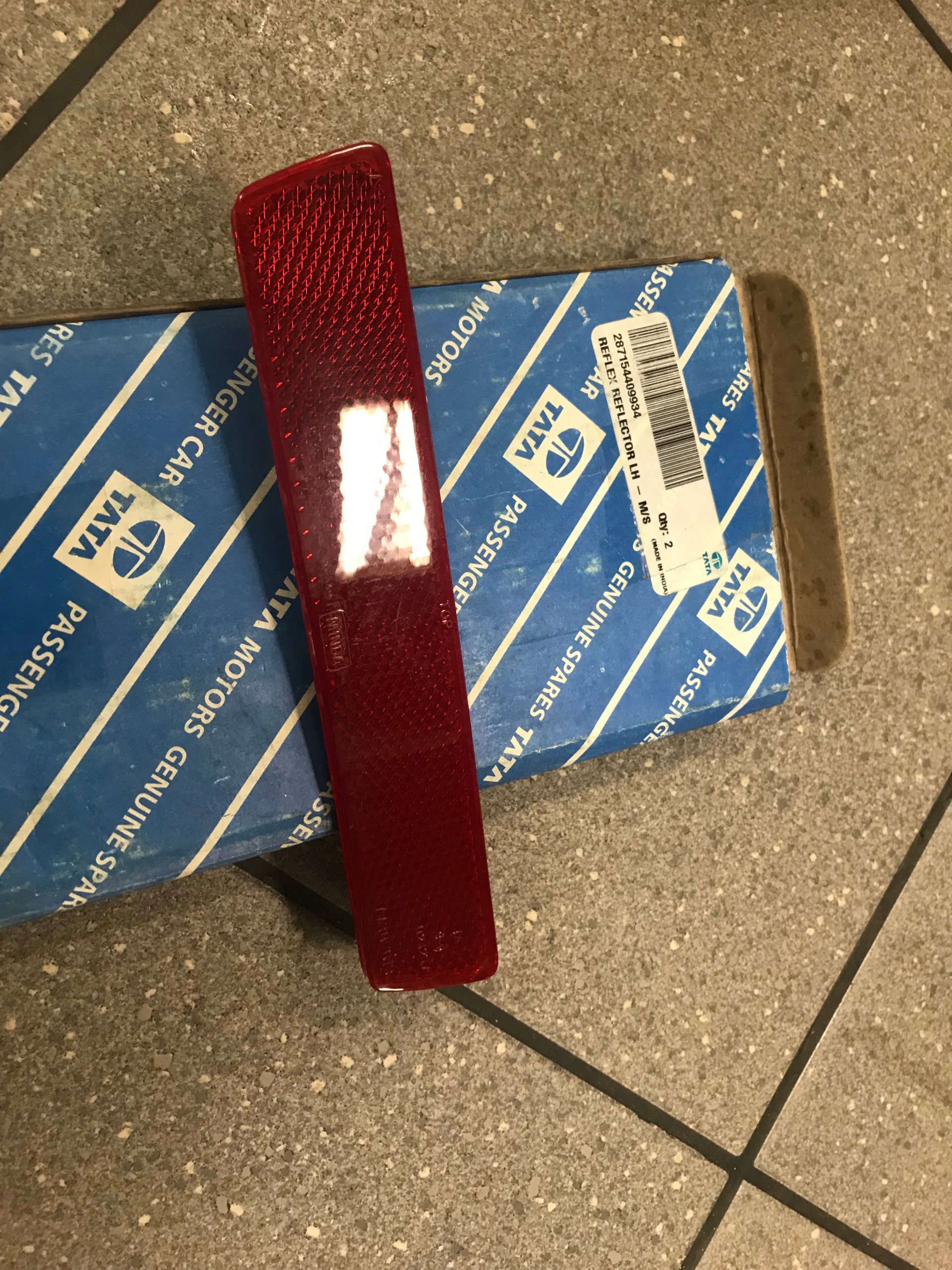 REFLECTOR DE PARAGOLPES TRASERO IZQUIERDO