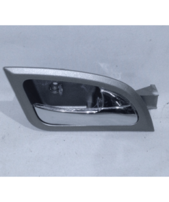 MANIJA INTERIOR DE APERTURA DE PUERTA TRASERA DERECHA