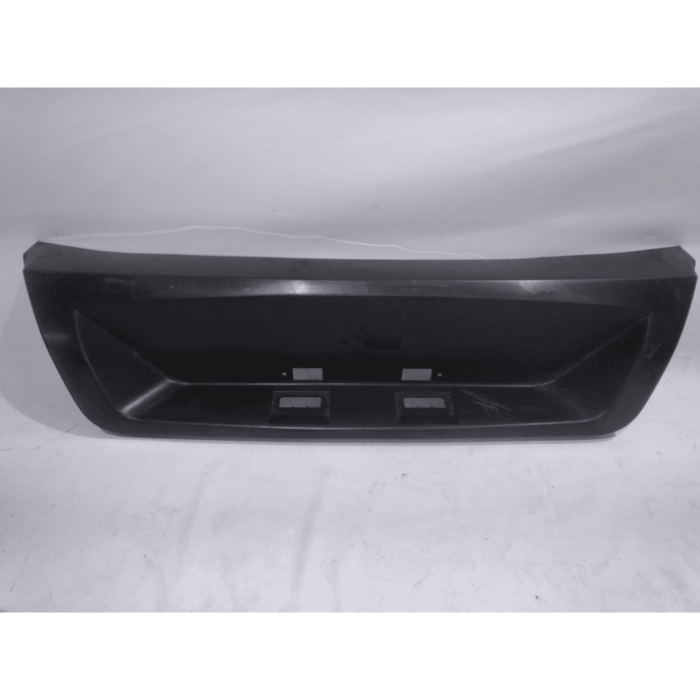 EMBELLECEDOR DE MATRICULA TRASERO