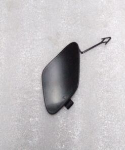 TAPA DE GANCHO DE REMOLQUE IZQUIERDA EN PARAGOLPES DELANTERO