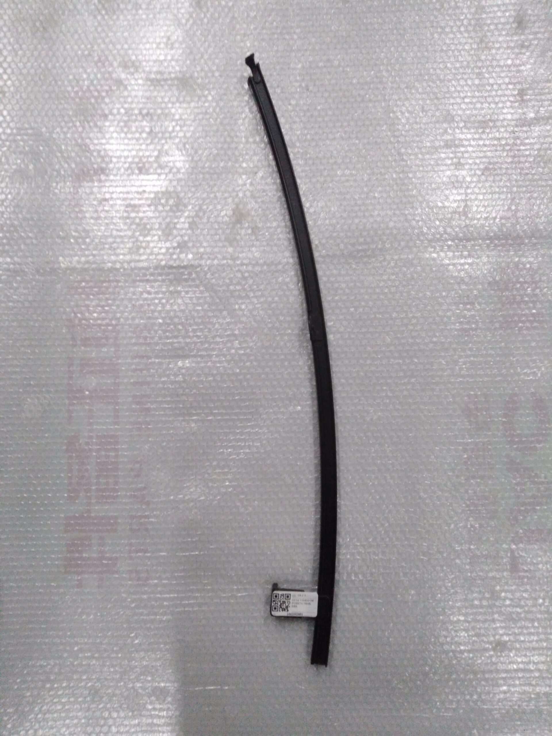 GUIA DE VIDRIO DE PUERTA TRASERA DERECHA