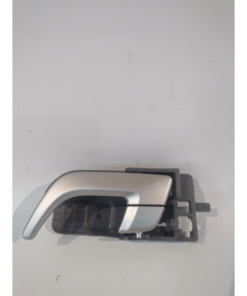 MANIJA INTERIOR DE APERTURA DE PUERTA DELANTERA IZQUIERDA